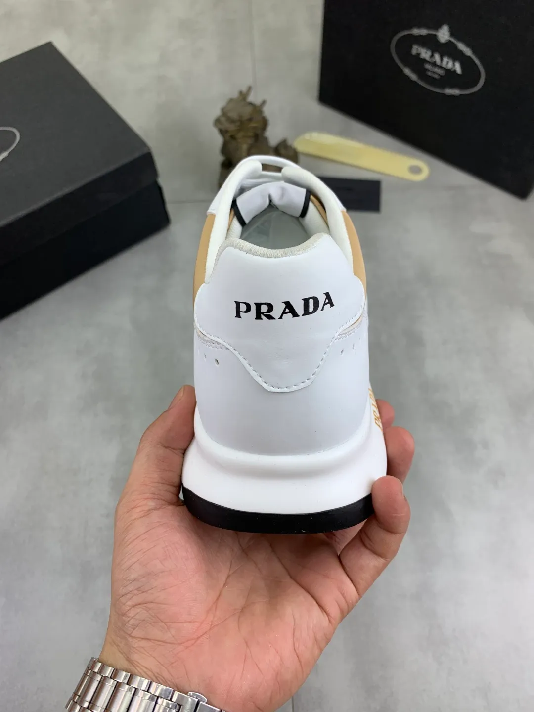 Men's Men's Shoes💰P440💰[New Style] (PRADA) The latest classic model of breathable and comfortable men's shoes has been launched on the official website in 1:1 copy, synchronized in Hong Kong, and on the same catwalk; all made of calfskin with breathable mesh fabric ➕Imported soft and comfortable pigskin lining, 🍡🍡original rubber outsole, non-slip and wear-resistant; comfortable on the feet, attractive style, fine workmanship, and simple and neat shoe last, highlighting a man's boldness and toughness, 👍Number: 38-44 (45 46 Customized) 4️⃣Color🉑️Choose